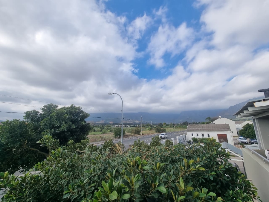 2 Bedroom Property for Sale in Klein Drakenstein Western Cape